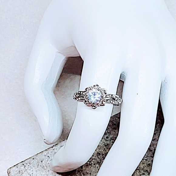 VICTORIAN STYLE RHODIUM PLATED STAINLESS STEEL CZ RING WOMEN'S SIZE 8 - Picture 4 of 5